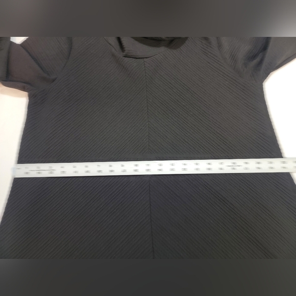 NEW YORK LAUNDRY Women's Size XL Black Sharktooth Hem Cowlneck Top/Tunic - Picture 4 of 10